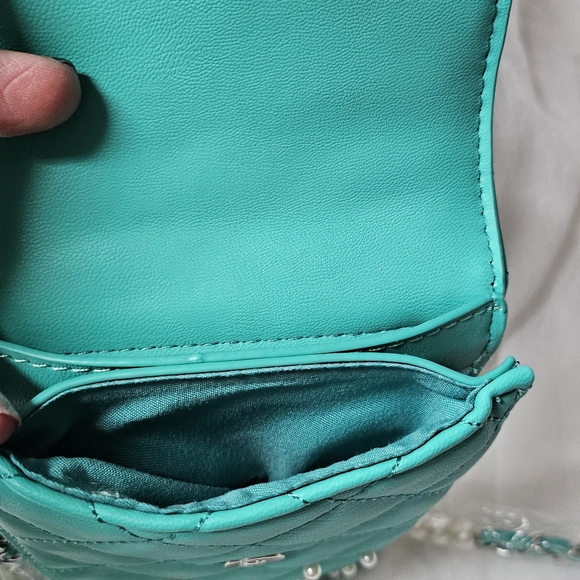 Badgley  Mischka Women's crossbody wallet-phone case - Picture 5 of 8